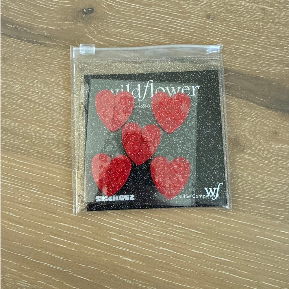 Wildflower Heart Stickeez Red for iPhones